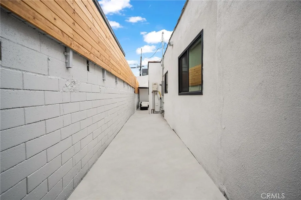 1626 S Rimpau, Los Angeles, California 90019 home-pic-22